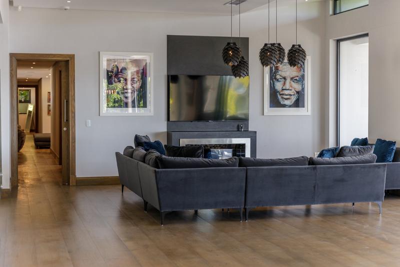To Let 7 Bedroom Property for Rent in Tokai Western Cape
